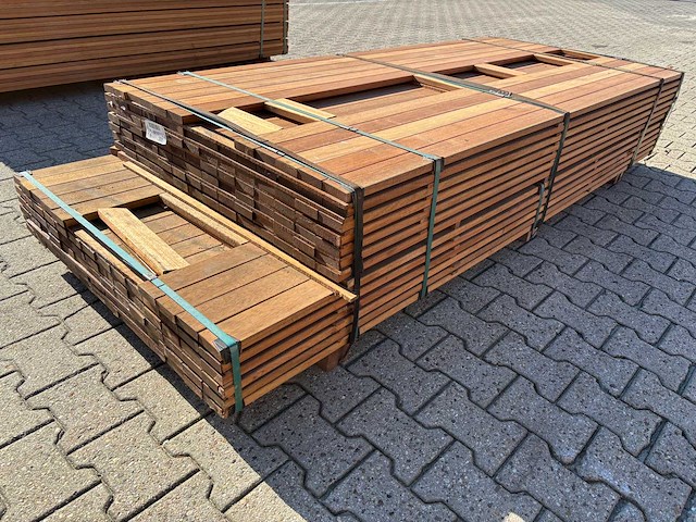 Guyana teak planken geschaafd 2150-2450x70x25mm (174x) - afbeelding 2 van  3