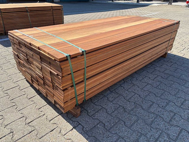 Guyana teak planken geschaafd 2200x145x21mm (147x) - afbeelding 2 van  3