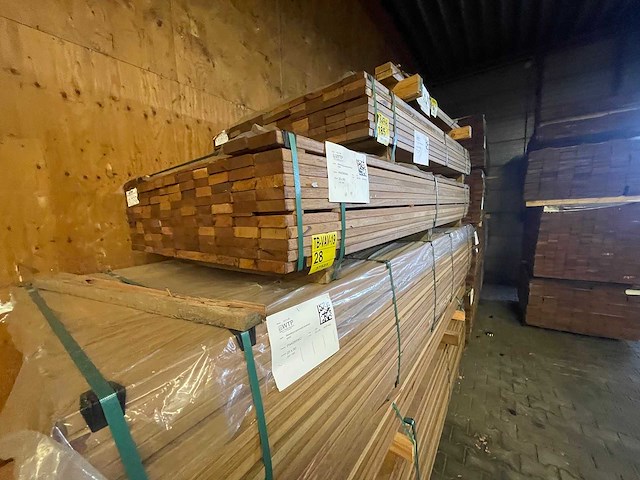 Guyana teak planken geschaafd 2450x90x25mm (115x) - afbeelding 4 van  4