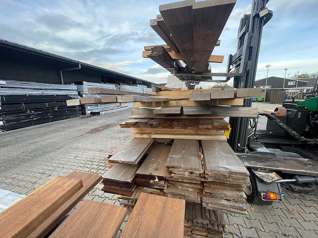 Guyana teak planken geschaafd 3350-4300x70x21mm (16x) - afbeelding 3 van  3