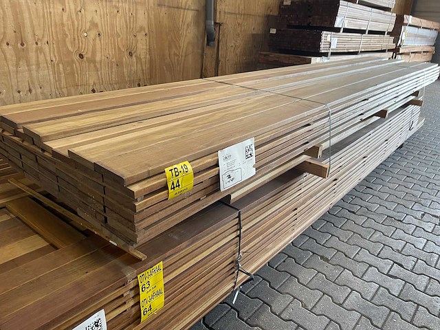 Guyana teak planken geschaafd 3700-4950x140x25mm (57x) - afbeelding 4 van  4