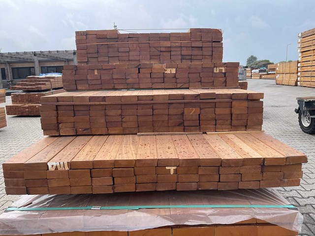Guyana teak planken geschaafd 4600-4900x70x27mm (140x) - afbeelding 2 van  3