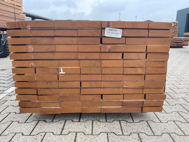 Guyana teak planken geschaafd 4900x140x38mm (21x) - afbeelding 2 van  3