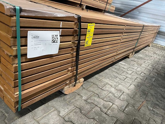 Guyana teak planken geschaafd 4900x140x38mm (42x) - afbeelding 2 van  4