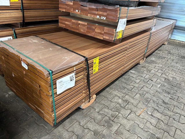 Guyana teak planken geschaafd 4900x140x38mm (42x) - afbeelding 4 van  4
