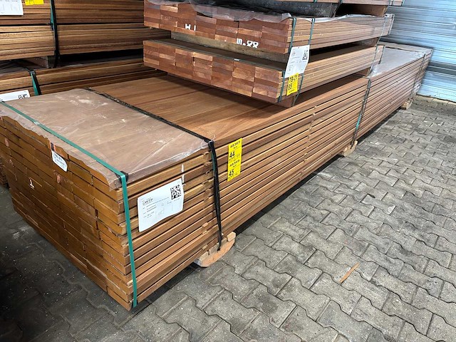 Guyana teak planken geschaafd 4900x140x38mm (49x) - afbeelding 4 van  4