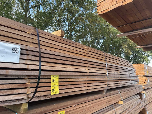 Guyana teak regels fijnbezaagd 4300-4600x50x31mm (222x) - afbeelding 2 van  3