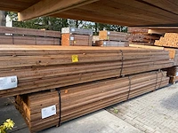 Guyana teak regels fijnbezaagd 4600-5200x80x31mm (204x) - afbeelding 1 van  3