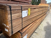 Guyana teak regels fijnbezaagd 4600x80x31mm (120x) - afbeelding 2 van  3