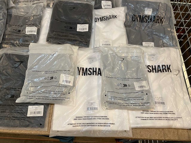 Gym shark - partij kleding (30x) - afbeelding 1 van  8