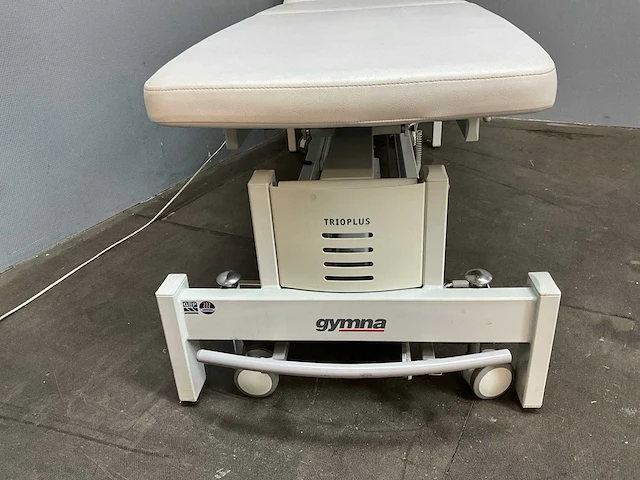 Gymna - trioplus - luxe elektrisch verstelbare behandelbank / therapietafel - afbeelding 6 van  13