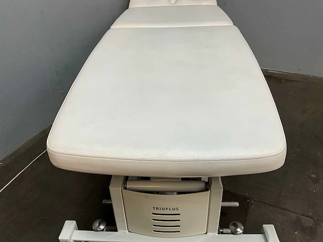 Gymna - trioplus - luxe elektrisch verstelbare behandelbank / therapietafel - afbeelding 7 van  13
