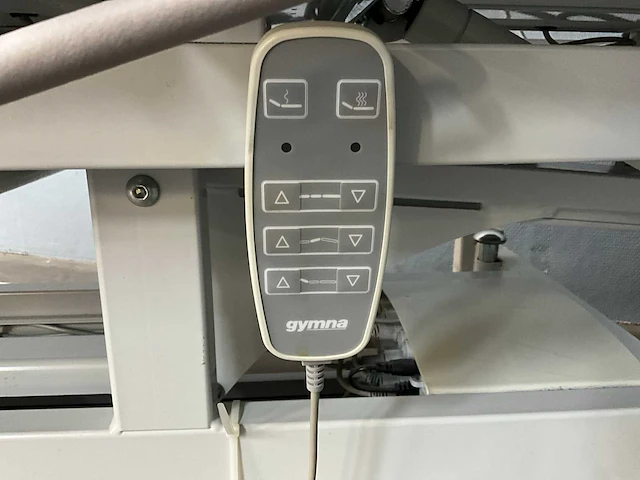 Gymna - trioplus - luxe elektrisch verstelbare behandelbank / therapietafel - afbeelding 12 van  13