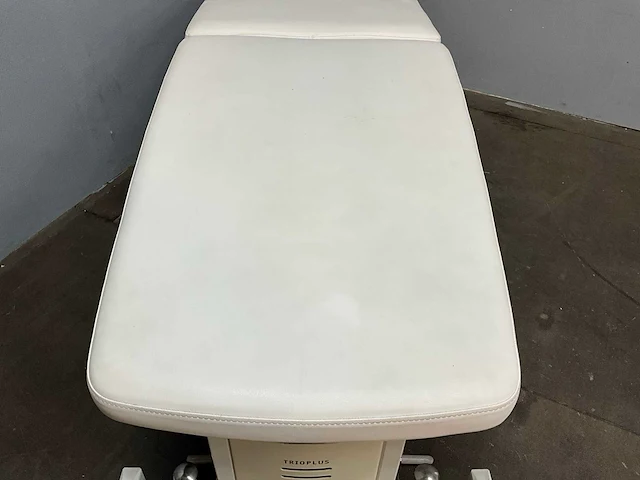 Gymna - trioplus - luxe elektrisch verstelbare behandelbank / therapietafel - afbeelding 5 van  11