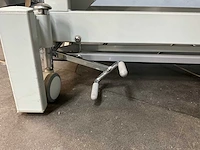 Gymna - trioplus - luxe elektrisch verstelbare behandelbank / therapietafel - afbeelding 7 van  11