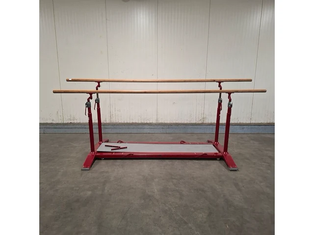 Gymnastiek brug ongelijk, jf - afbeelding 1 van  8