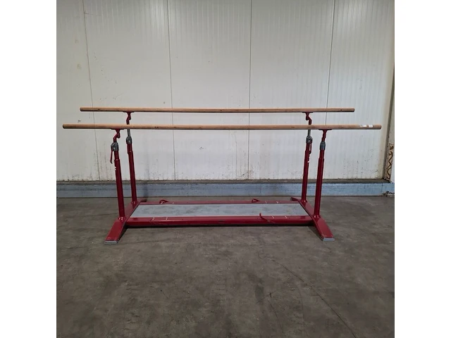 Gymnastiek brug ongelijk, jf - afbeelding 1 van  7
