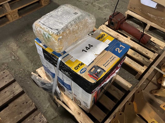 Gys startbooster 12v (3x) - afbeelding 1 van  4