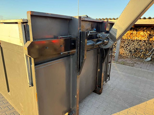 Haakarm afzetcontainer 18m3 met milieukleppen - afbeelding 8 van  10