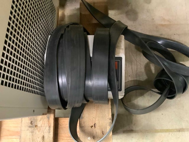 Haake kryostaat f4-k circulatie pomp - afbeelding 2 van  2