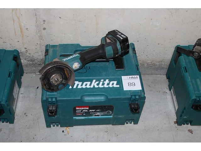 Haakse accu slijptol makita dga504 met accu en kunststoffen koffer - afbeelding 1 van  2