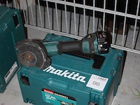 Haakse accu slijptol makita dga506zj met accu en kunststoffen koffer - afbeelding 2 van  2