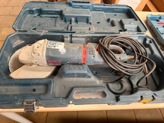 Haakse slijper 230 mm in koffer, bosch professional gws 24-230 jbv - afbeelding 1 van  6