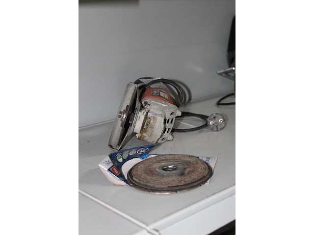 Haakse slijper black & decker cd115 - afbeelding 2 van  2
