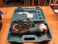 Haakse slijptol makita ga5030r in kunststoffen koffer.