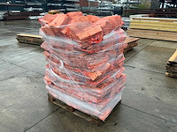 Haardhout in net (63x) - afbeelding 1 van  6