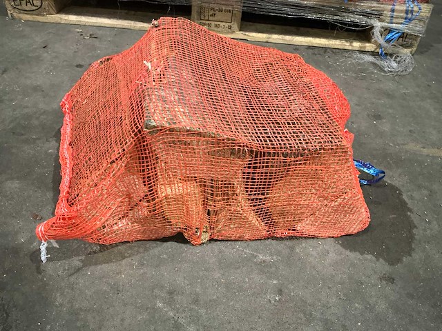 Haardhout in net - afbeelding 6 van  8