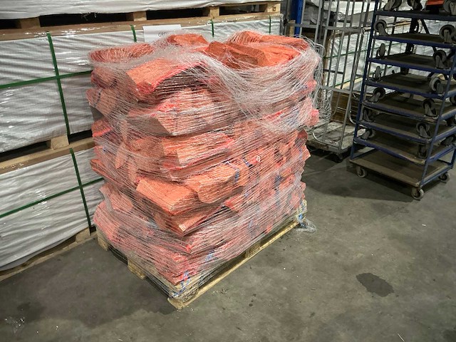 Haardhout in net - afbeelding 3 van  8