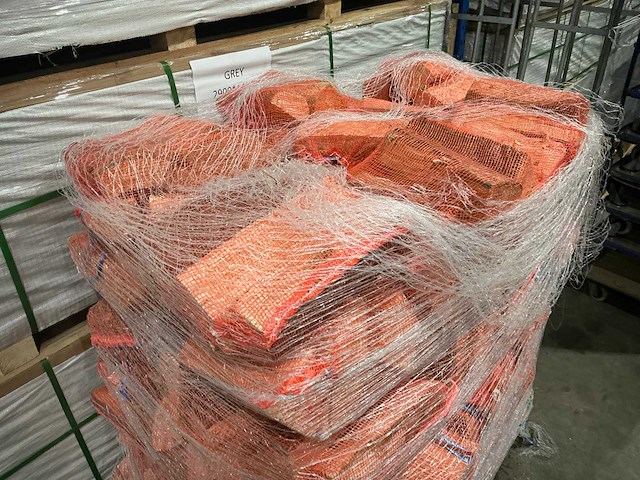 Haardhout in net - afbeelding 4 van  8