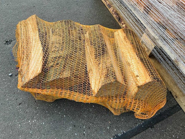 Haardhout in net - afbeelding 1 van  9