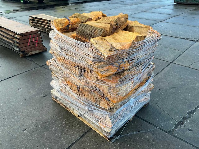 Haardhout in net - afbeelding 5 van  9