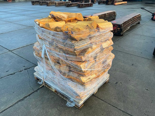 Haardhout in net - afbeelding 8 van  9