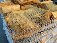 Haardhout in net - afbeelding 4 van  4