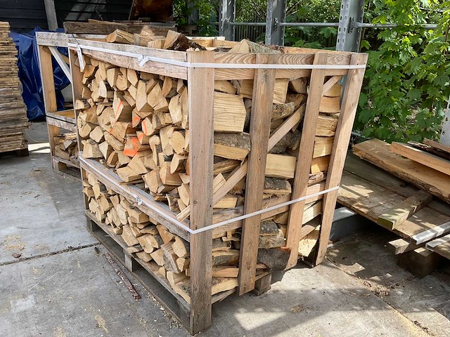 Haardhout mix gekloofd in krat ca. 1,1 m³ - afbeelding 2 van  3
