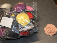 Haarspelt roos, 35 stuksv handgemaakt - afbeelding 2 van  3