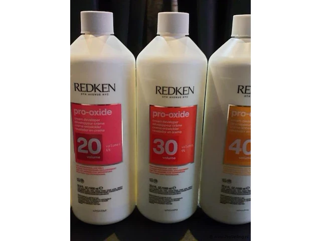 Haarverzorgingsproducten o.a. redken pro-oxide crème ontwikkelaar - afbeelding 4 van  5
