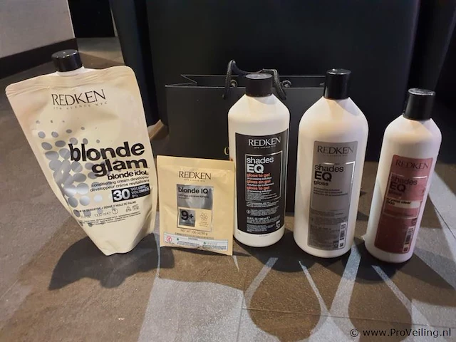 Haarverzorgingsproducten o.a. redken shades eq ontwikkelaar gloss to gel processing solution - afbeelding 1 van  1