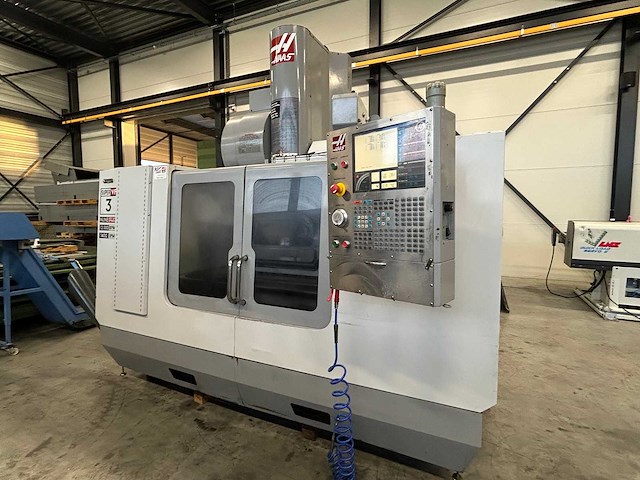 Haas - 2006 - super vf 3sshe - cnc verticaal bewerkingscentrum - afbeelding 1 van  16