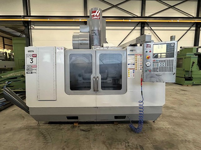 Haas - 2006 - super vf 3sshe - cnc verticaal bewerkingscentrum - afbeelding 2 van  16
