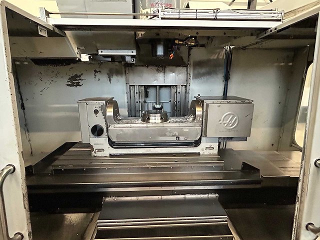 Haas - 2006 - super vf 3sshe - cnc verticaal bewerkingscentrum - afbeelding 9 van  16