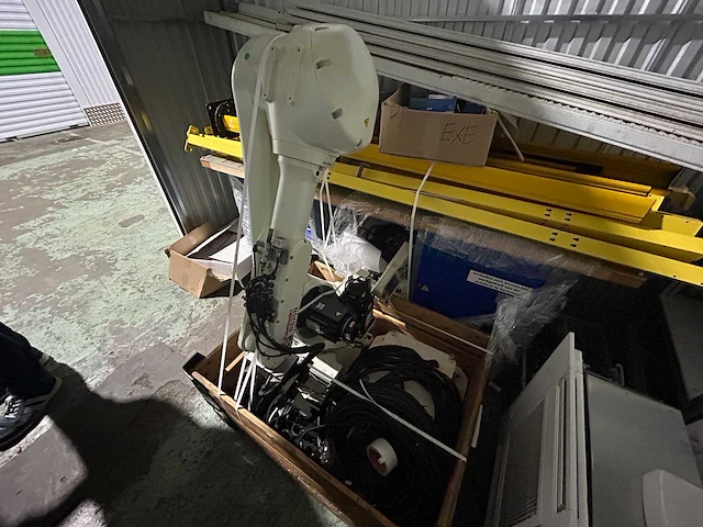 Haas + kawasaki - 2007 - vf-3dhe - verticale machinecentra + laad- ontlaadrobot - afbeelding 24 van  24