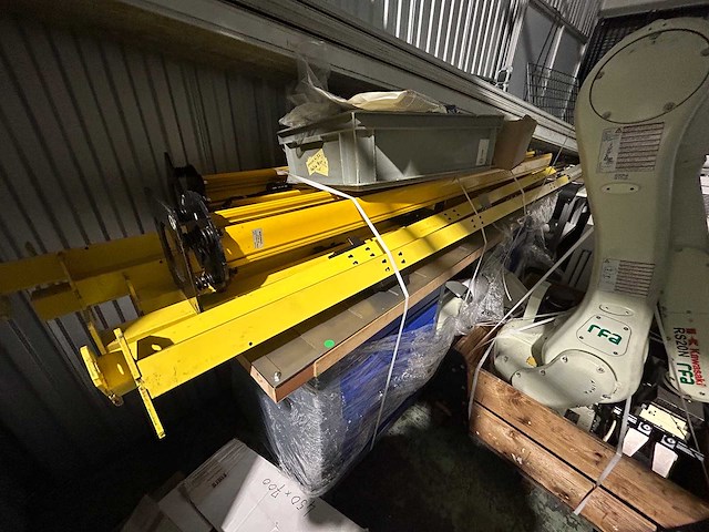Haas + kawasaki - 2007 - vf-3dhe - verticale machinecentra + laad- ontlaadrobot - afbeelding 8 van  24