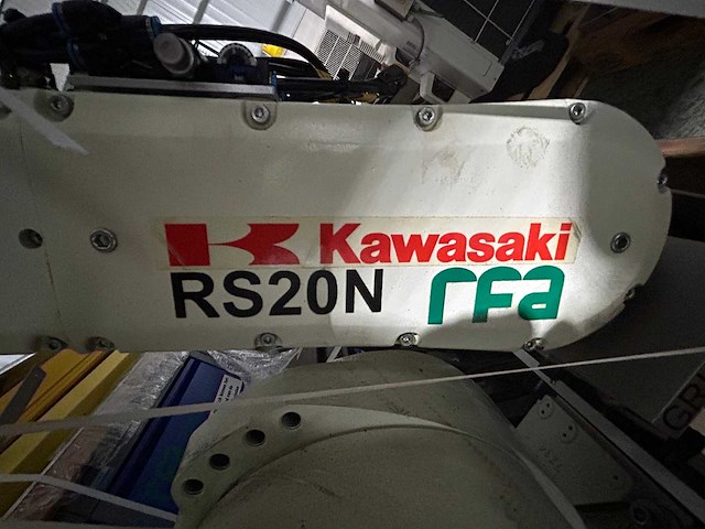 Haas + kawasaki - 2007 - vf-3dhe - verticale machinecentra + laad- ontlaadrobot - afbeelding 10 van  24