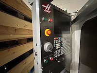 Haas + kawasaki - 2007 - vf-3dhe - verticale machinecentra + laad- ontlaadrobot - afbeelding 24 van  24