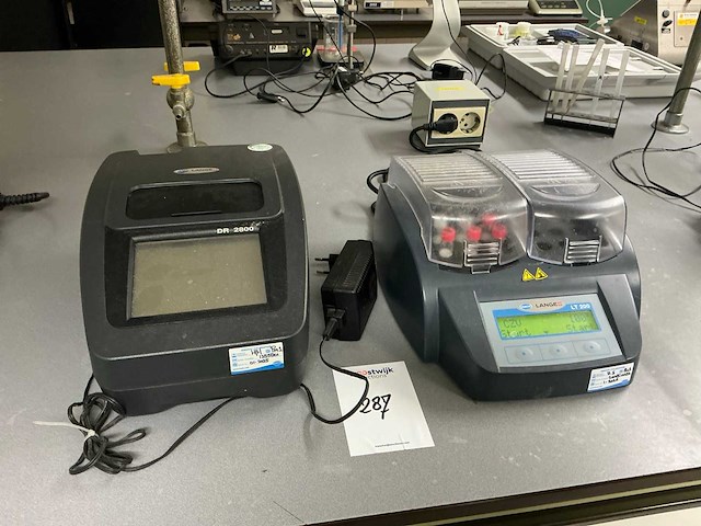 Hach lange lt200/ dr2800 laboratoriumapparaat (2x) - afbeelding 1 van  3