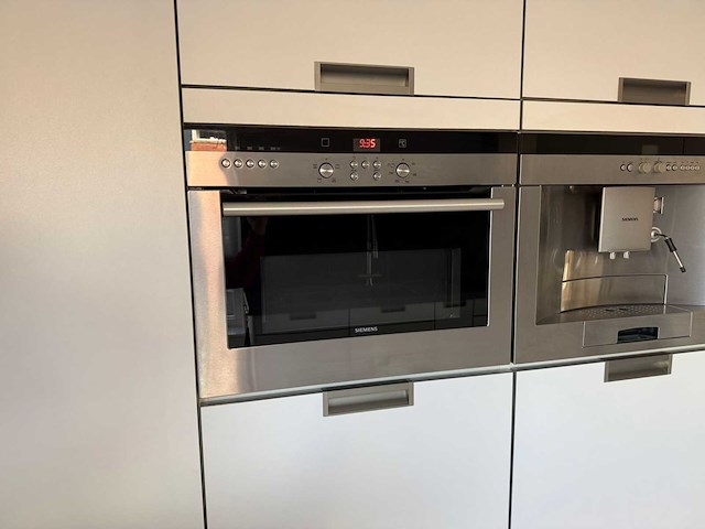 Häcker - keuken met aeg/siemens apparatuur - afbeelding 16 van  32
